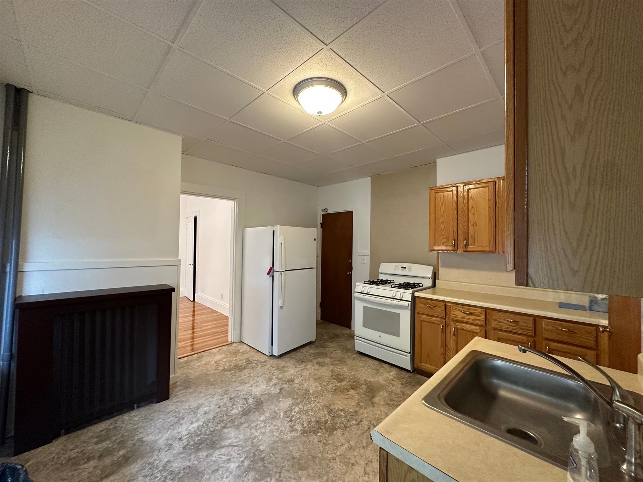 1 bed, 1 bath apartment for rent at 47 Mount Vernon St Unit 1, East Somerville — photo 7 of 11