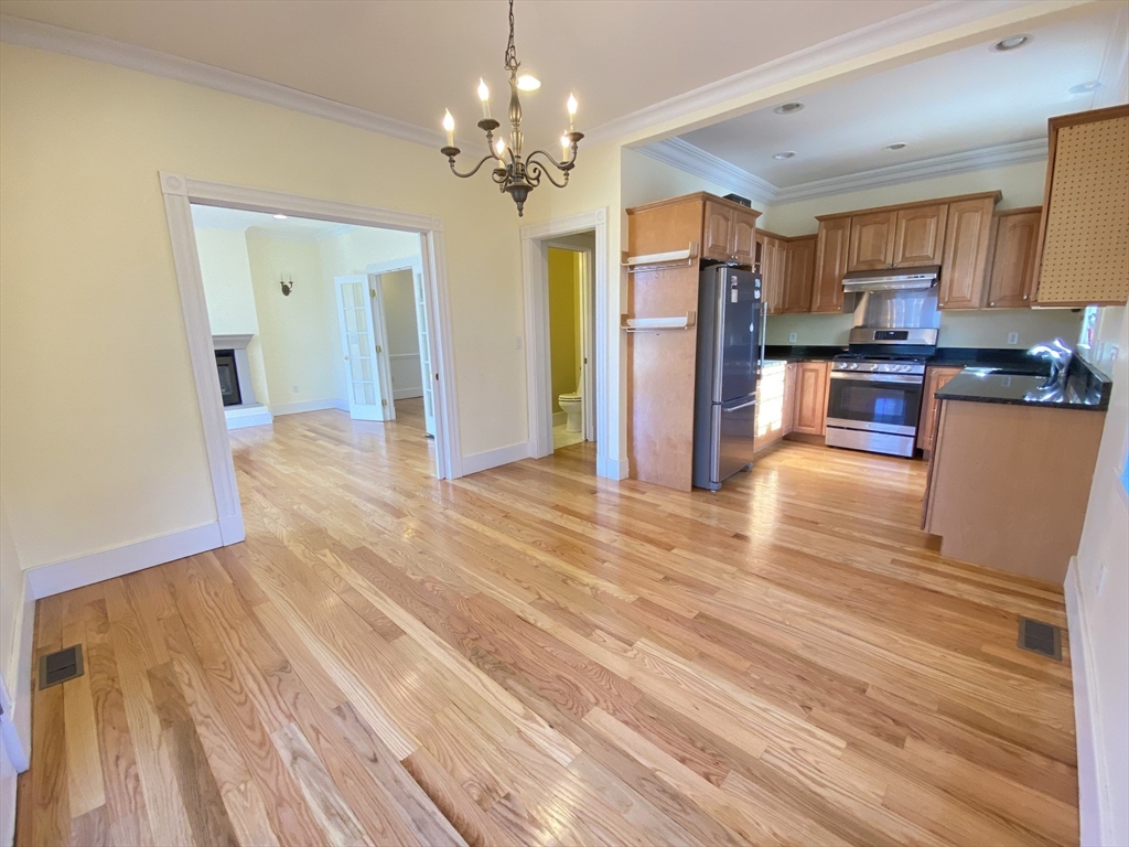 61 Cedar St, North Cambridge