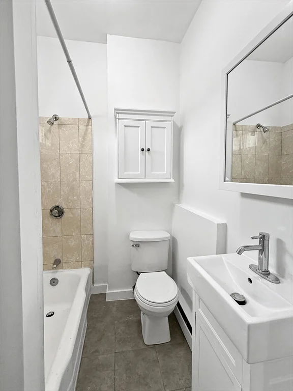 463 Broadway, Lawrence