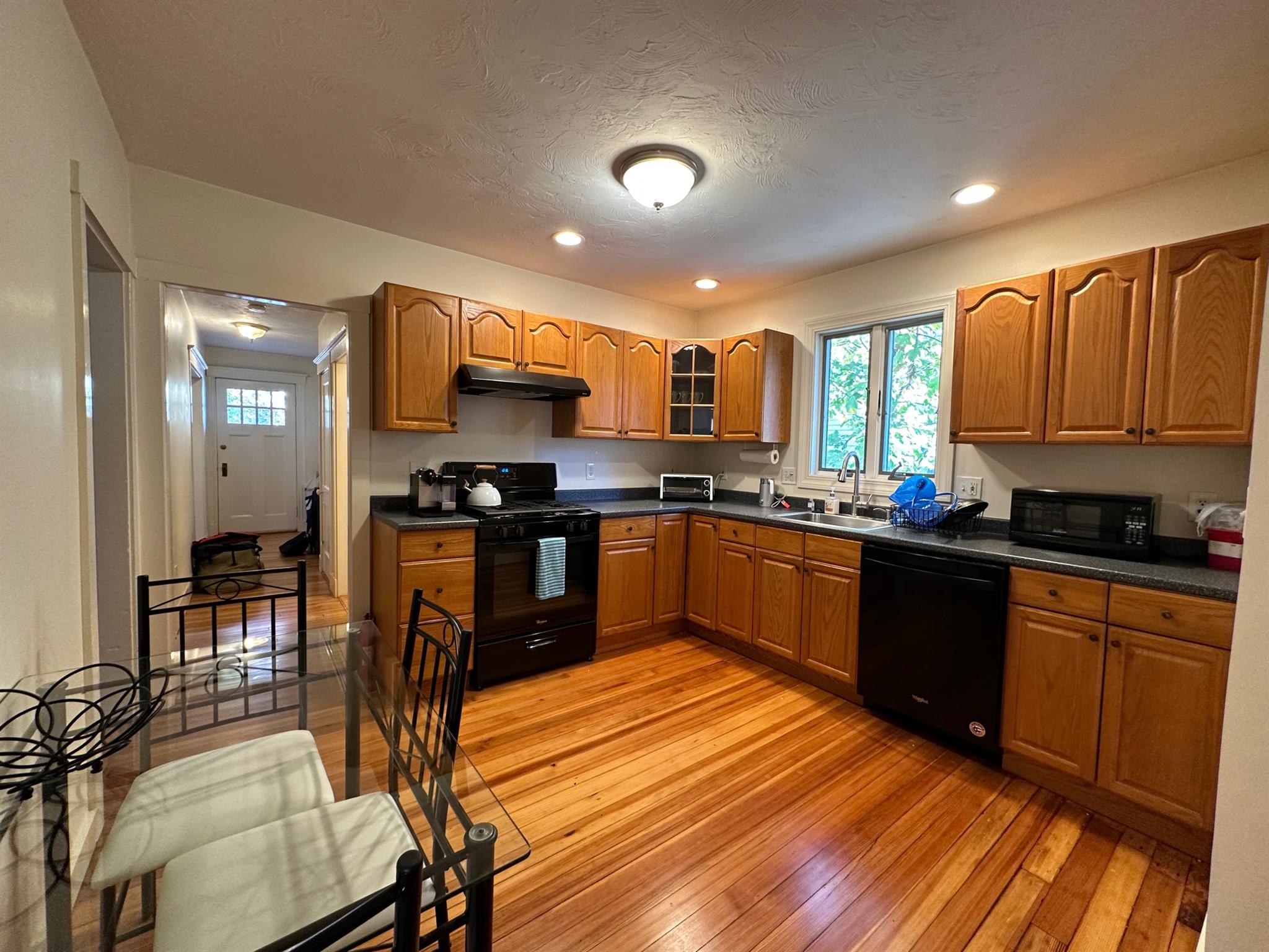 1 bed, 1 bath apartment for rent at 96 Frederick Ave Unit 2, Medford