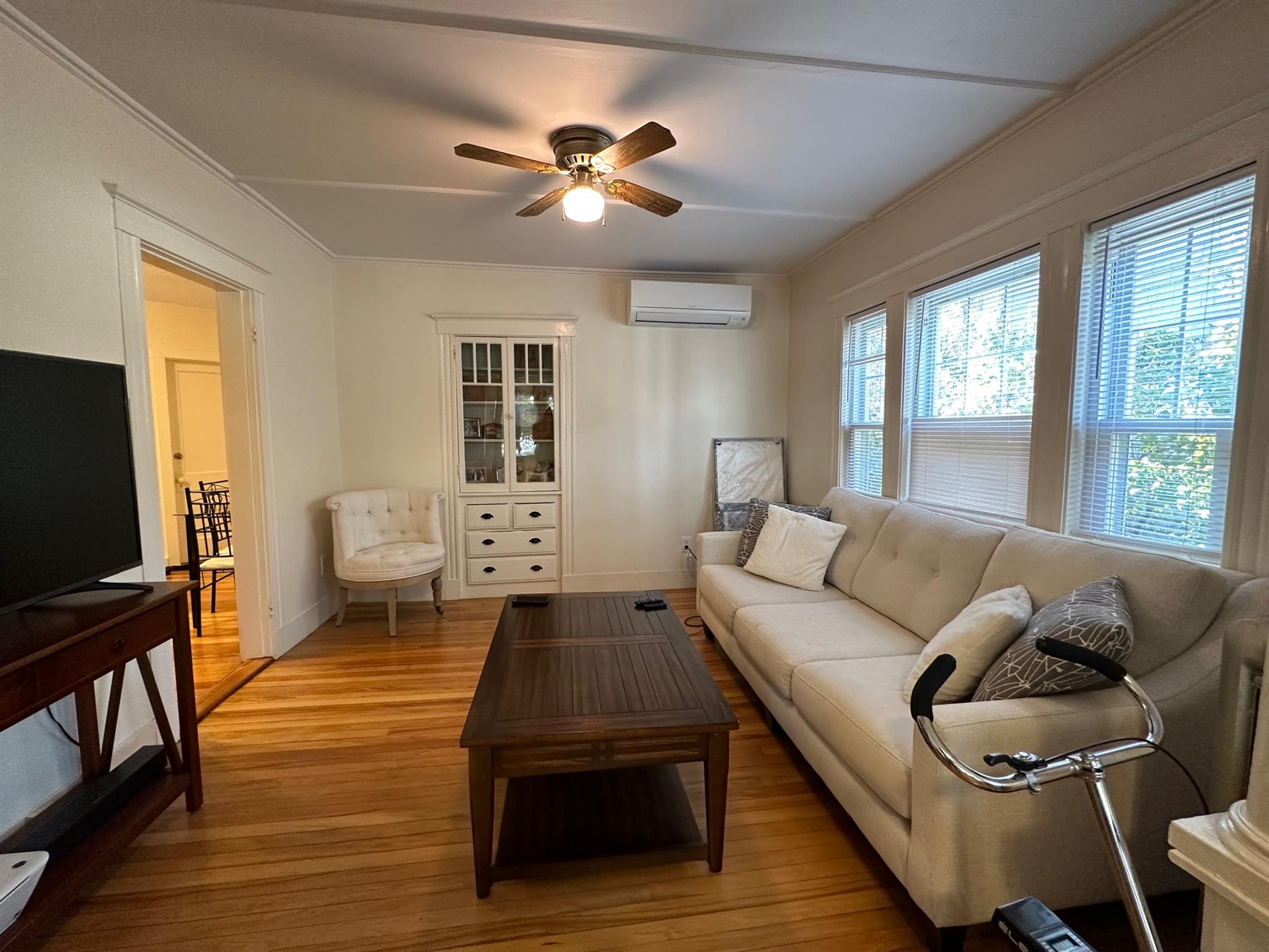 1 bed, 1 bath apartment for rent at 96 Frederick Ave Unit 2, Medford — photo 2 of 9