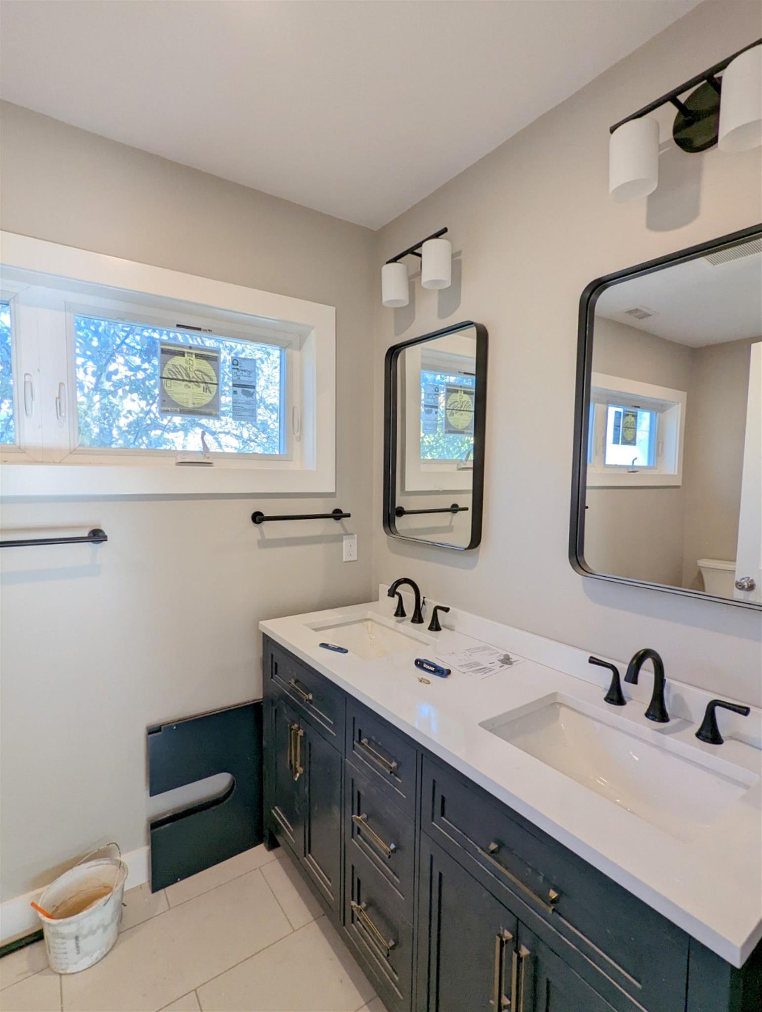 4 bed, 3 bath apartment for rent at 25 Claremon St Unit 2, Teele Square — photo 11 of 17
