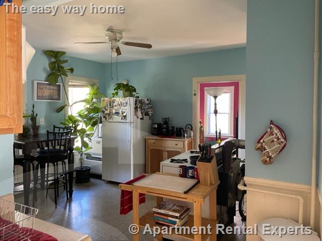 2 bed, 1 bath apartment for rent at 36-38 Princeton St Unit 2, Spring Hill — photo 2 of 13