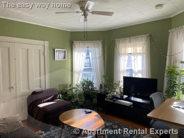2 bed, 1 bath apartment for rent at 36-38 Princeton St Unit 2, Spring Hill — photo 4 of 13