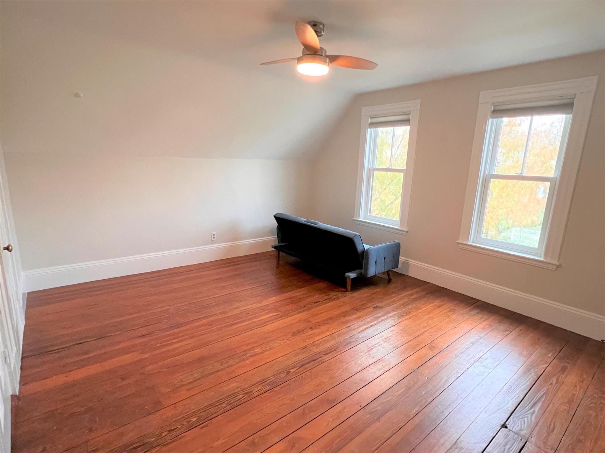 2 bed, 1 bath apartment for rent at 216 Upload Unit 2, Central Square — photo 4 of 24