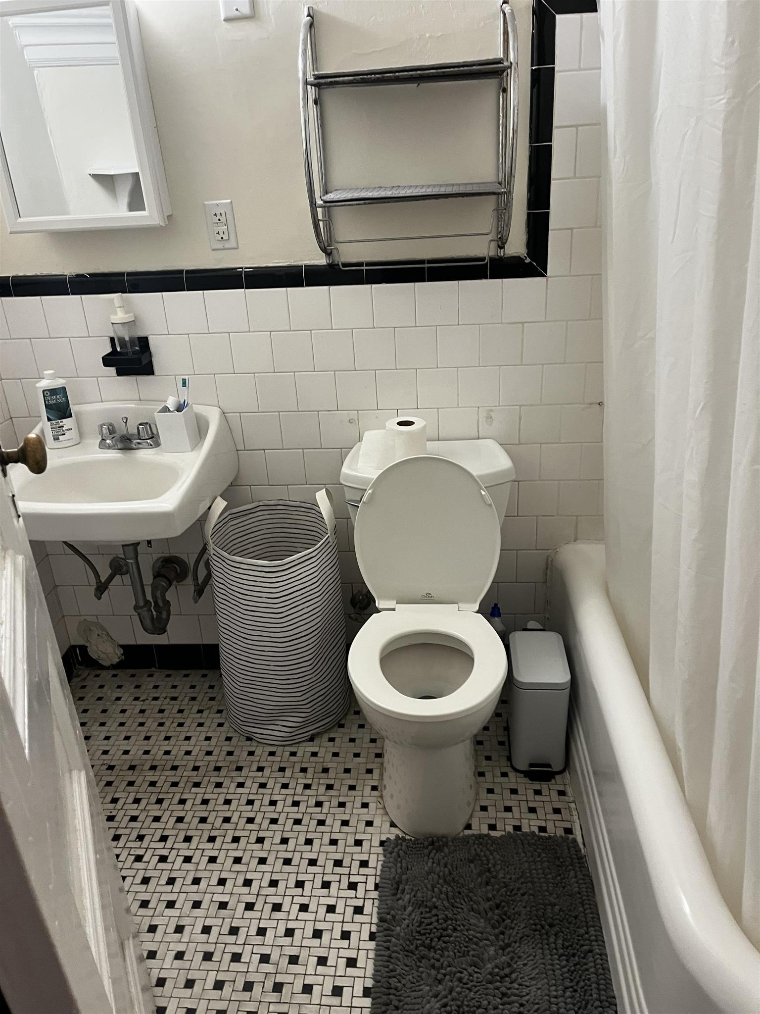 1 bed, 1 bath apartment for rent at 2 Ware St Unit 121, Harvard Square — photo 3 of 5