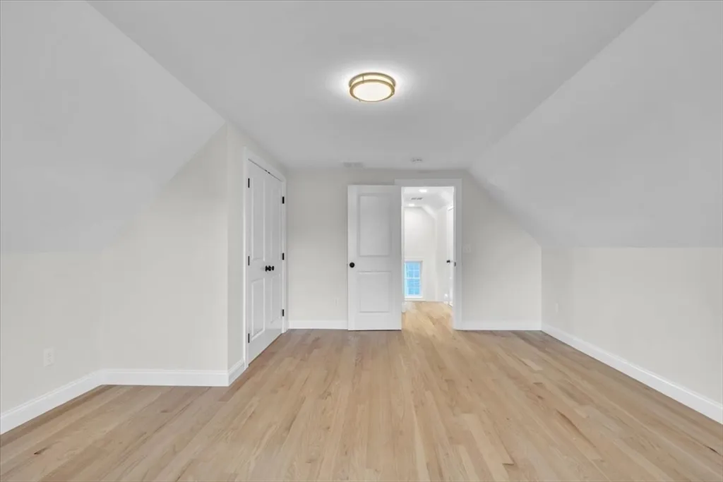 16-18 Peckham Ave, Brockton