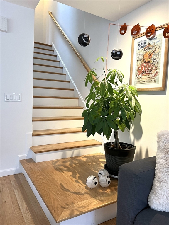 90 Monument, Medford