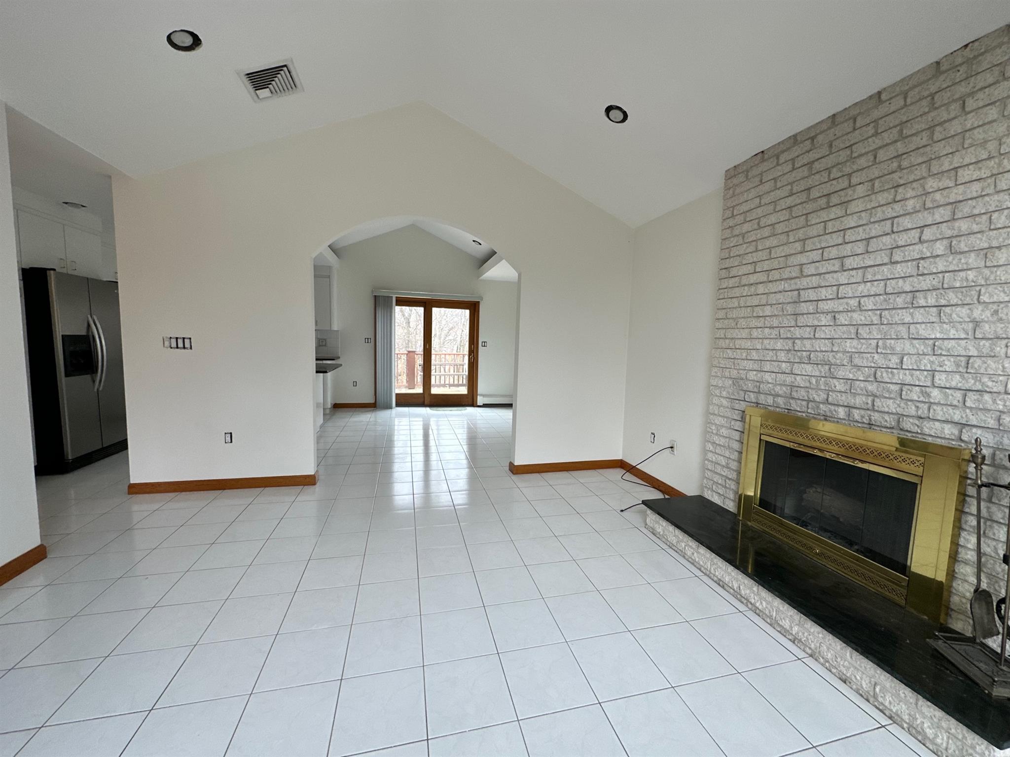 3 bed, 3 bath apartment for rent at 116 Grover Road Ext Unit 1, Medford — photo 2 of 24