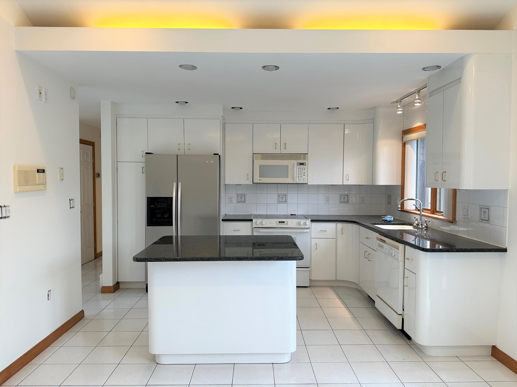 3 bed, 3 bath apartment for rent at 116 Grover Road Ext Unit 1, Medford — photo 11 of 24