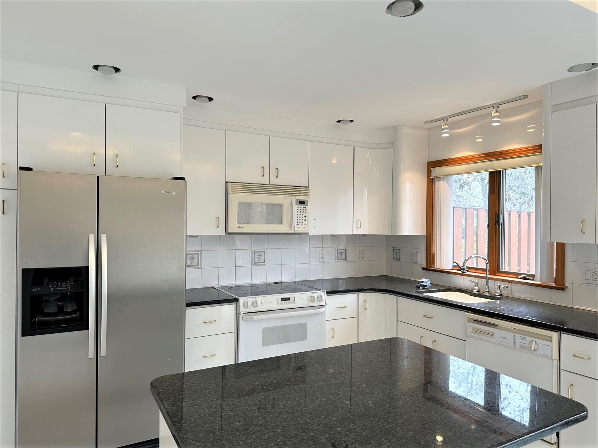 3 bed, 3 bath apartment for rent at 116 Grover Road Ext Unit 1, Medford — photo 12 of 24