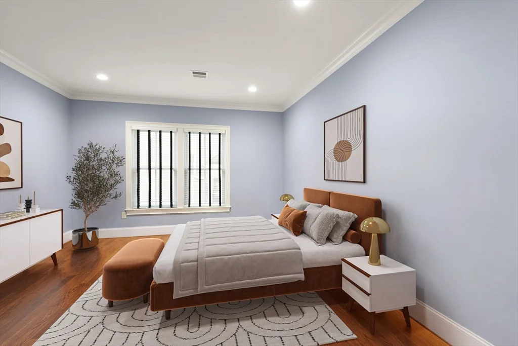 16 Zamora, Jamaica Plain