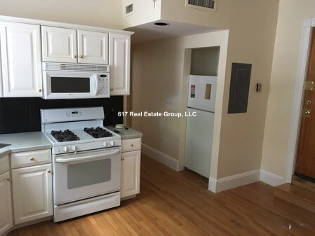 12 Dean Rd, Brookline