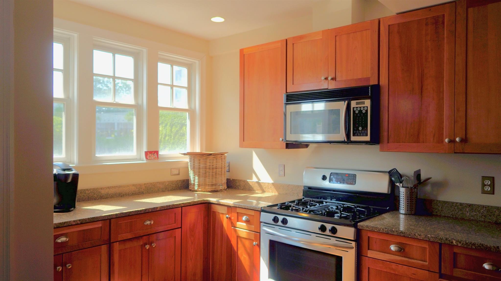 3 bed, 2.5 bath apartment for rent at 32 Elmer St Unit 1, Harvard Square — photo 1 of 15