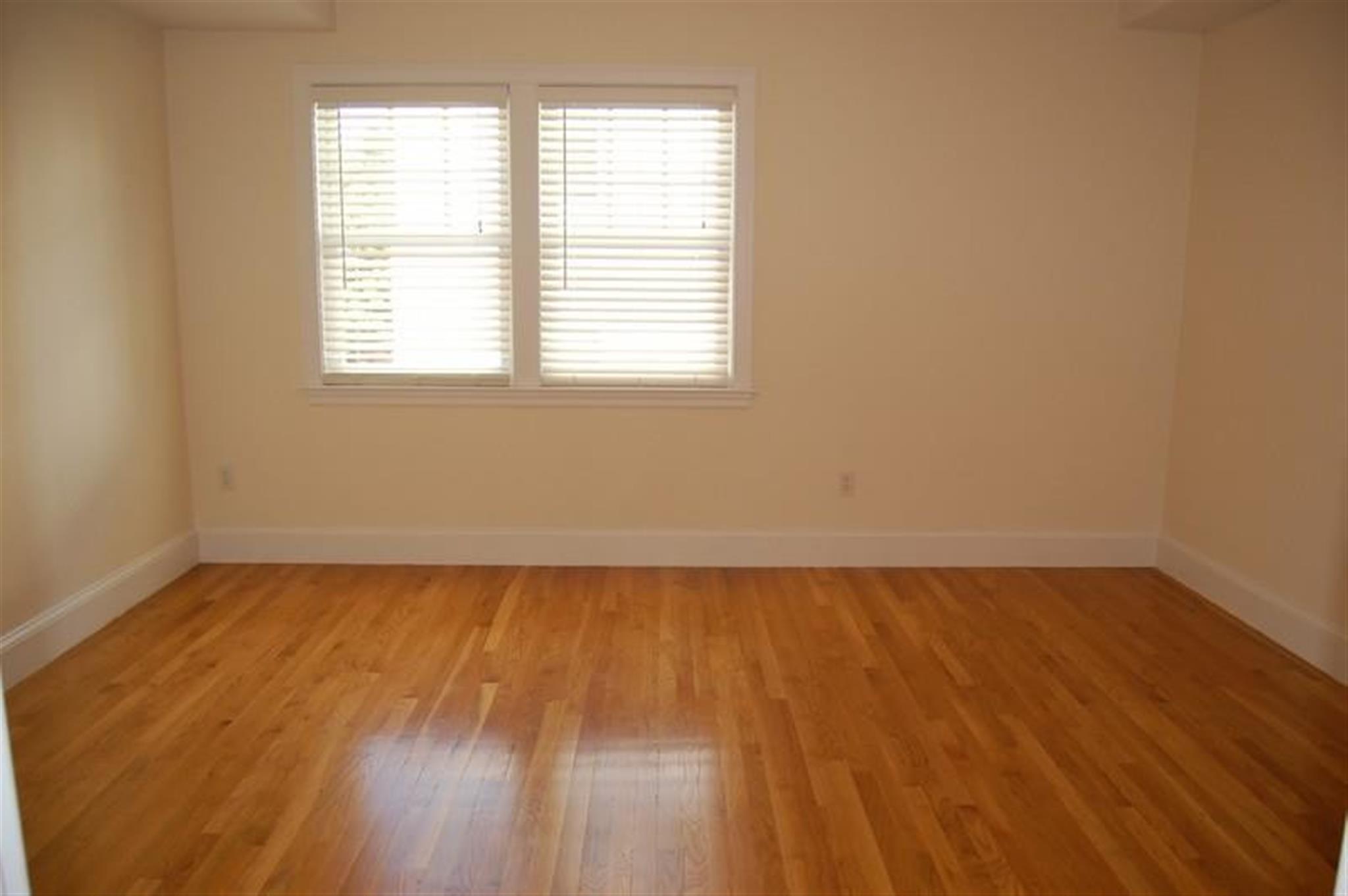 3 bed, 2.5 bath apartment for rent at 32 Elmer St Unit 1, Harvard Square — photo 4 of 15