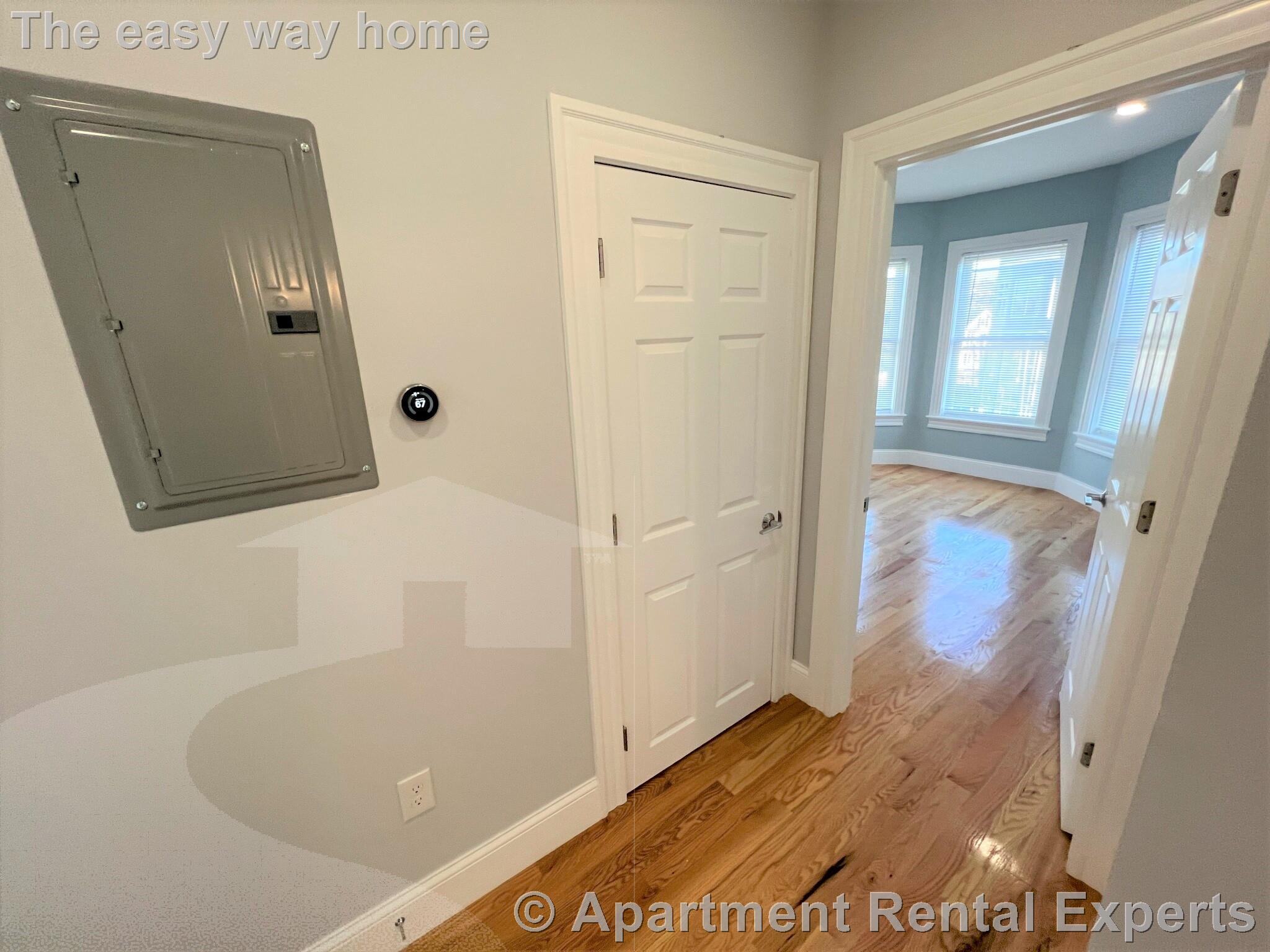 374 Oxford St, Porter Square