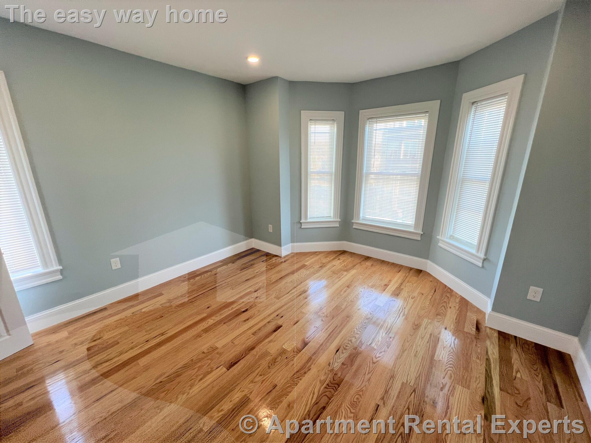 374 Oxford St, Porter Square