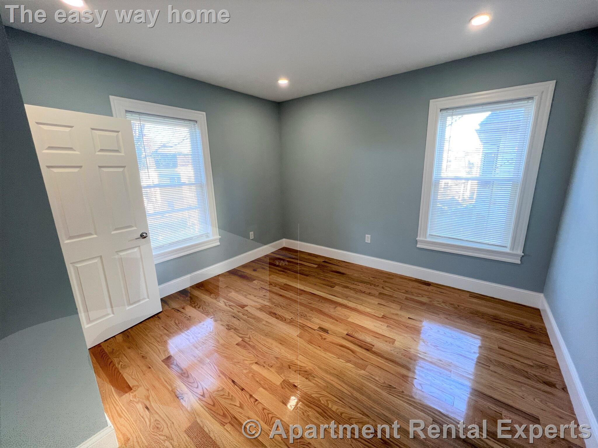 374 Oxford St, Porter Square