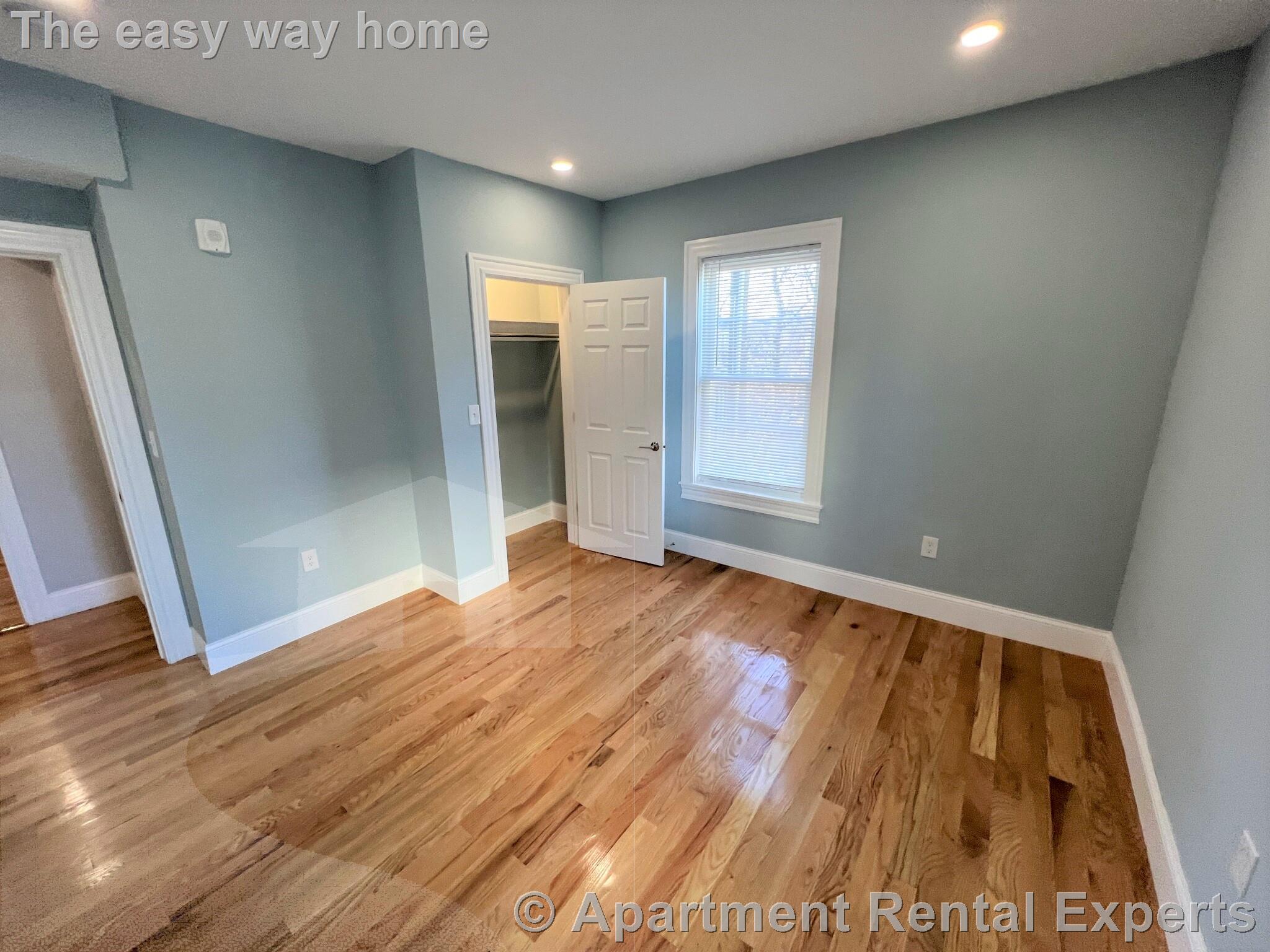 374 Oxford St, Porter Square