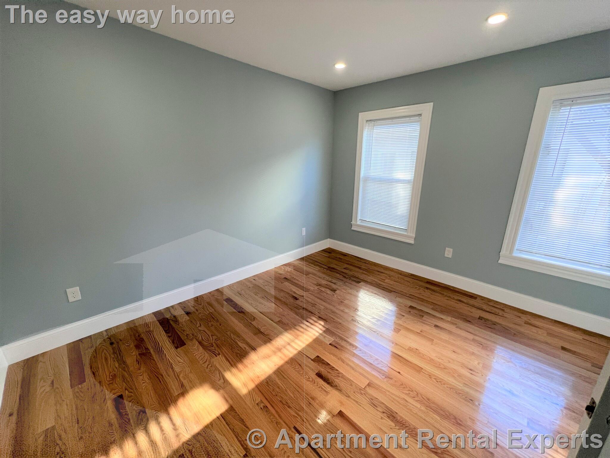 374 Oxford St, Porter Square