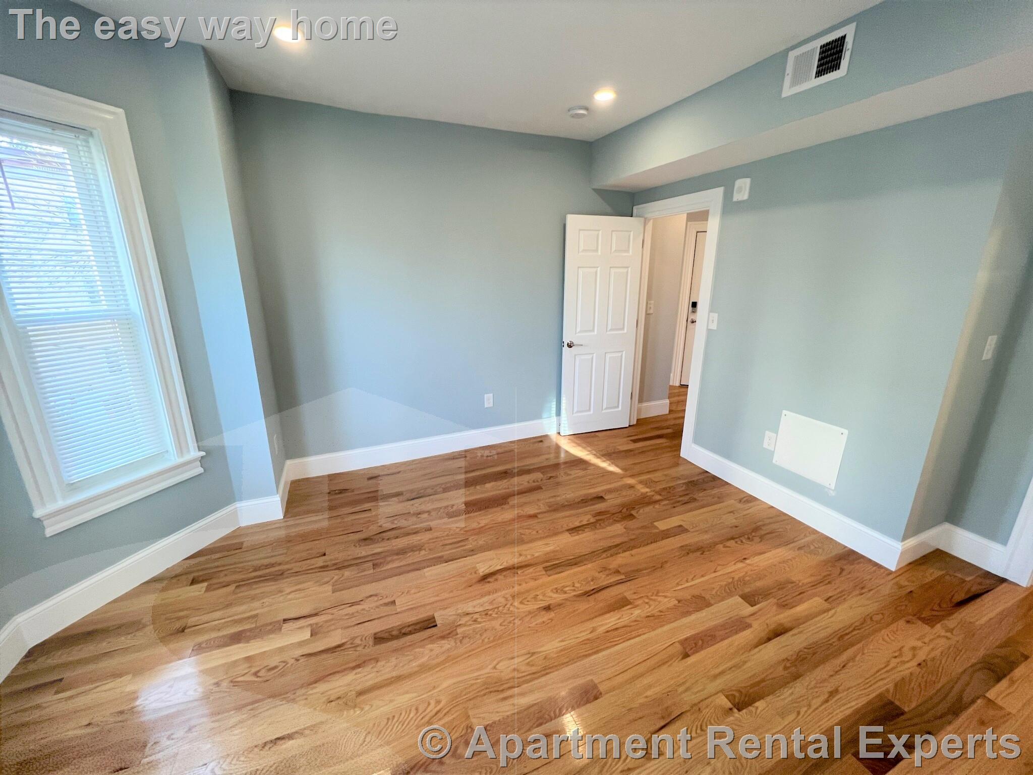 374 Oxford St, Porter Square