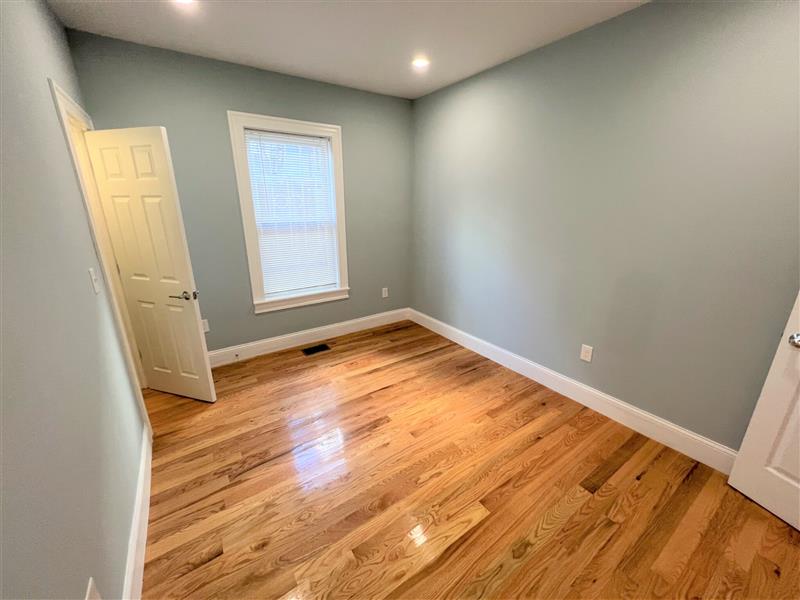 374 Oxford St, Baldwin