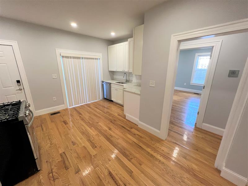 374 Oxford St, Baldwin