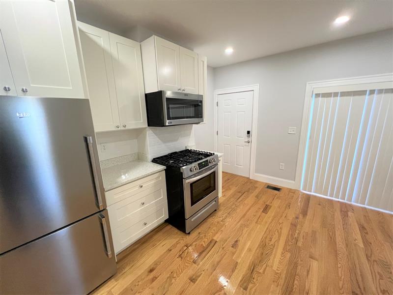 374 Oxford St, Baldwin