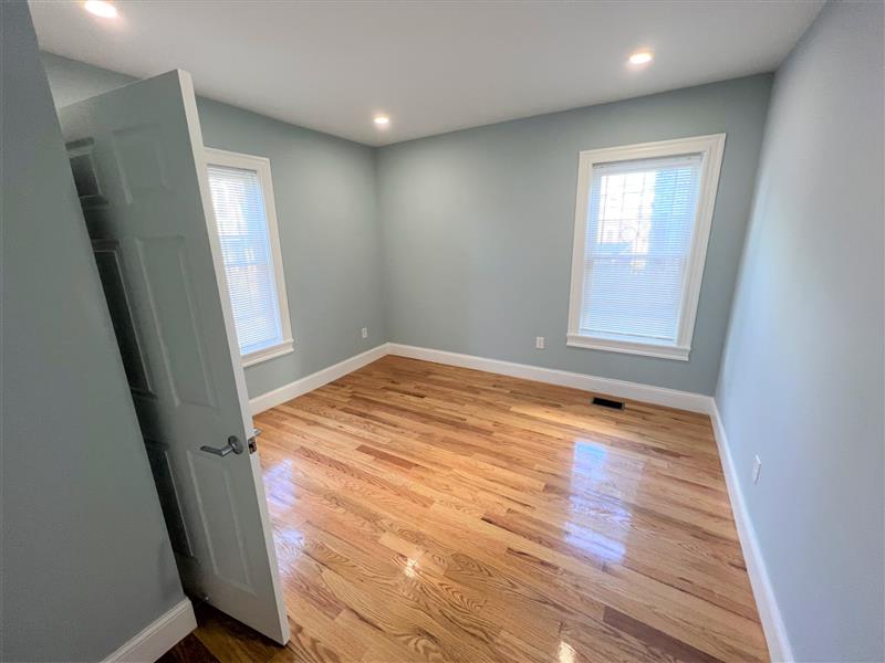 374 Oxford St, Baldwin