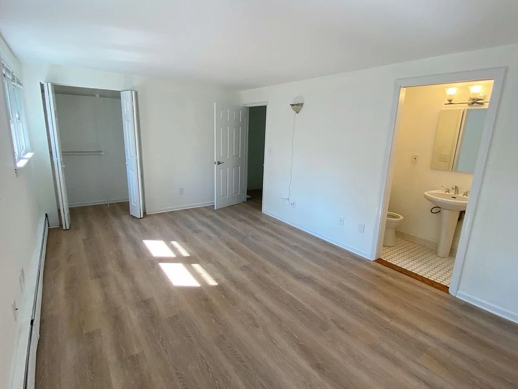 273 Cross St, Winchester