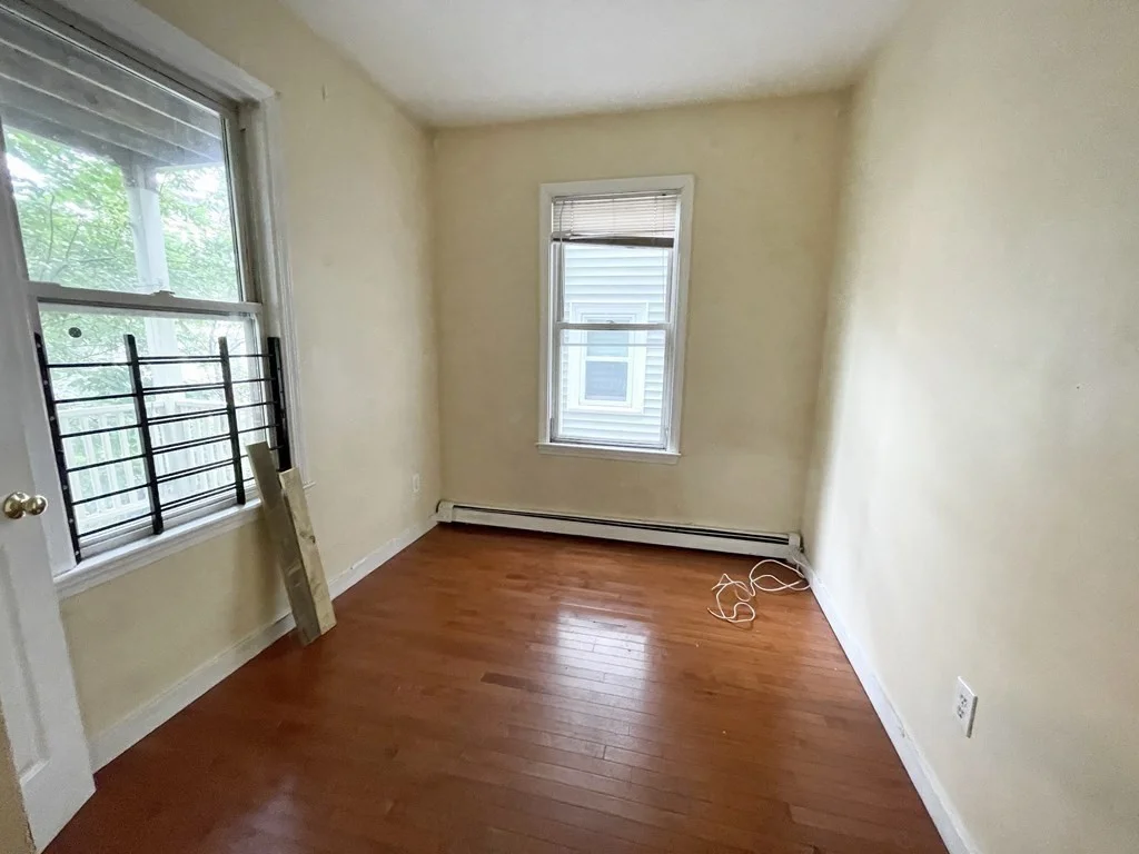 7 Iroquois, Mission Hill