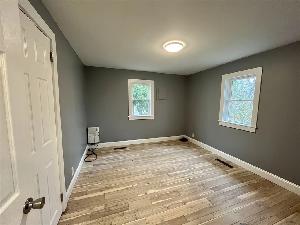 146 Allen Rd, North Easton