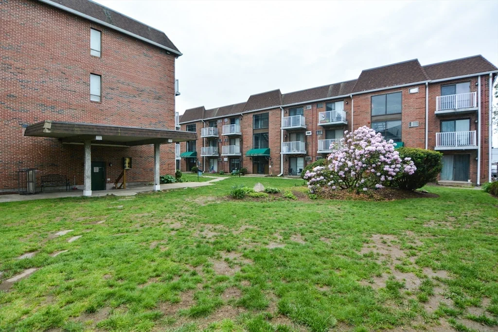 1186 Worcester Rd, Framingham