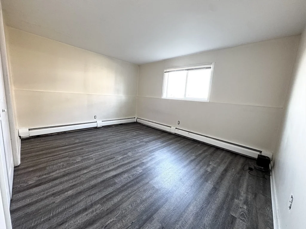 145 Essex Ave, Gloucester