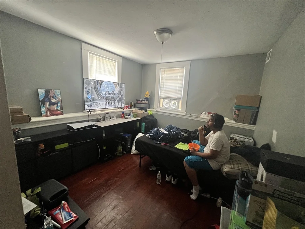 75 Intervale St, Brockton