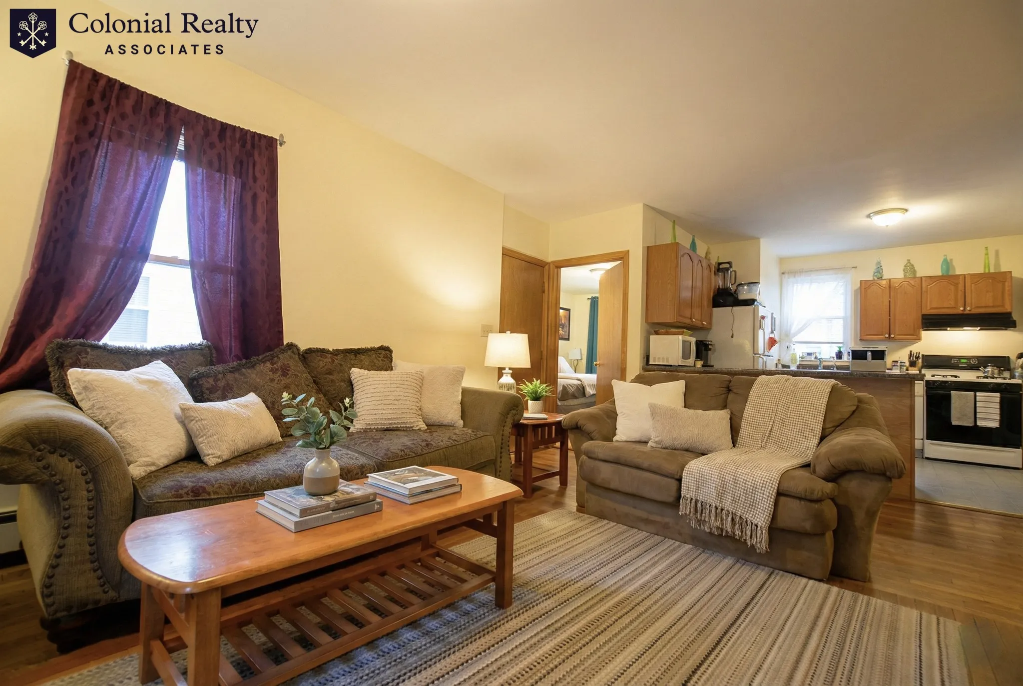 551 Washington St, Oak Square