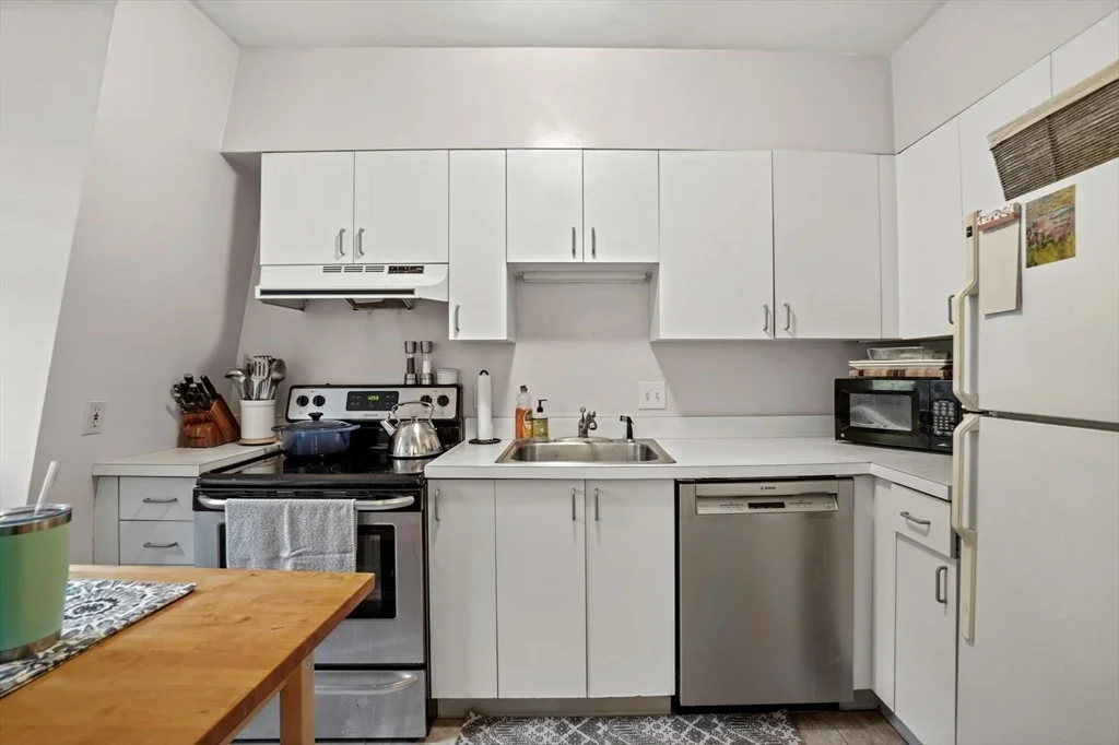 39 Dwight St, South End