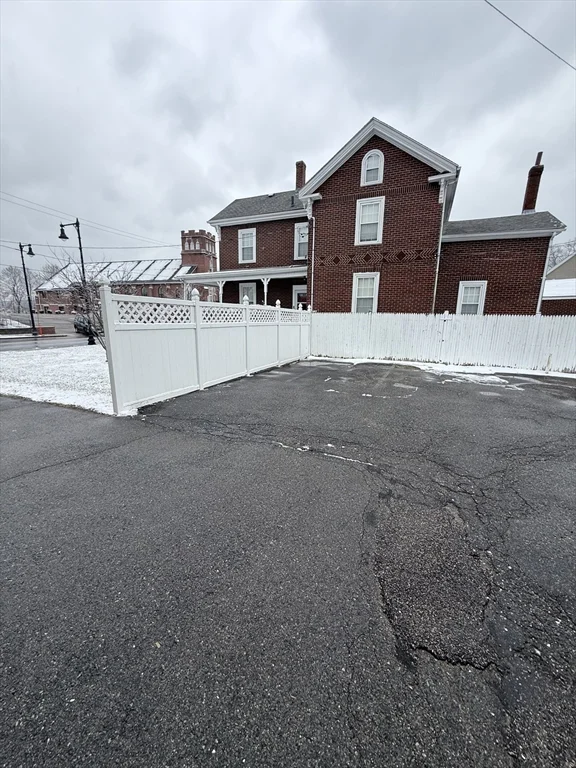 1433 River St, Hyde Park