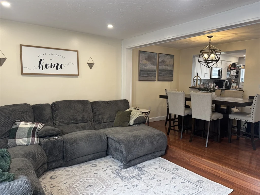 909 Pleasant St, Weymouth