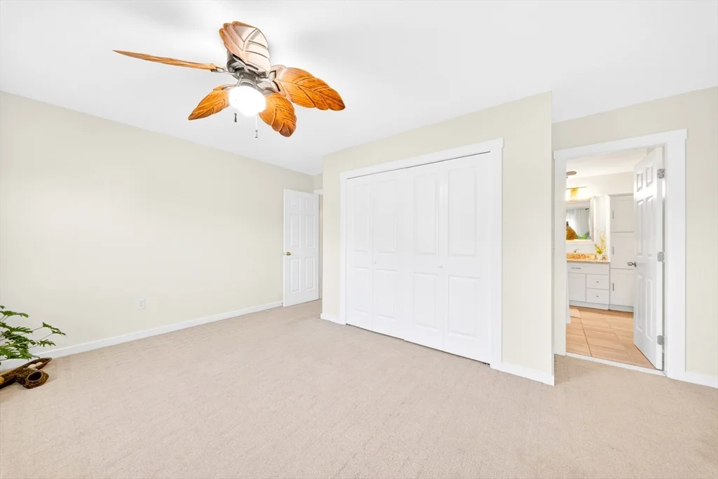 82 Camelot Dr, Worcester