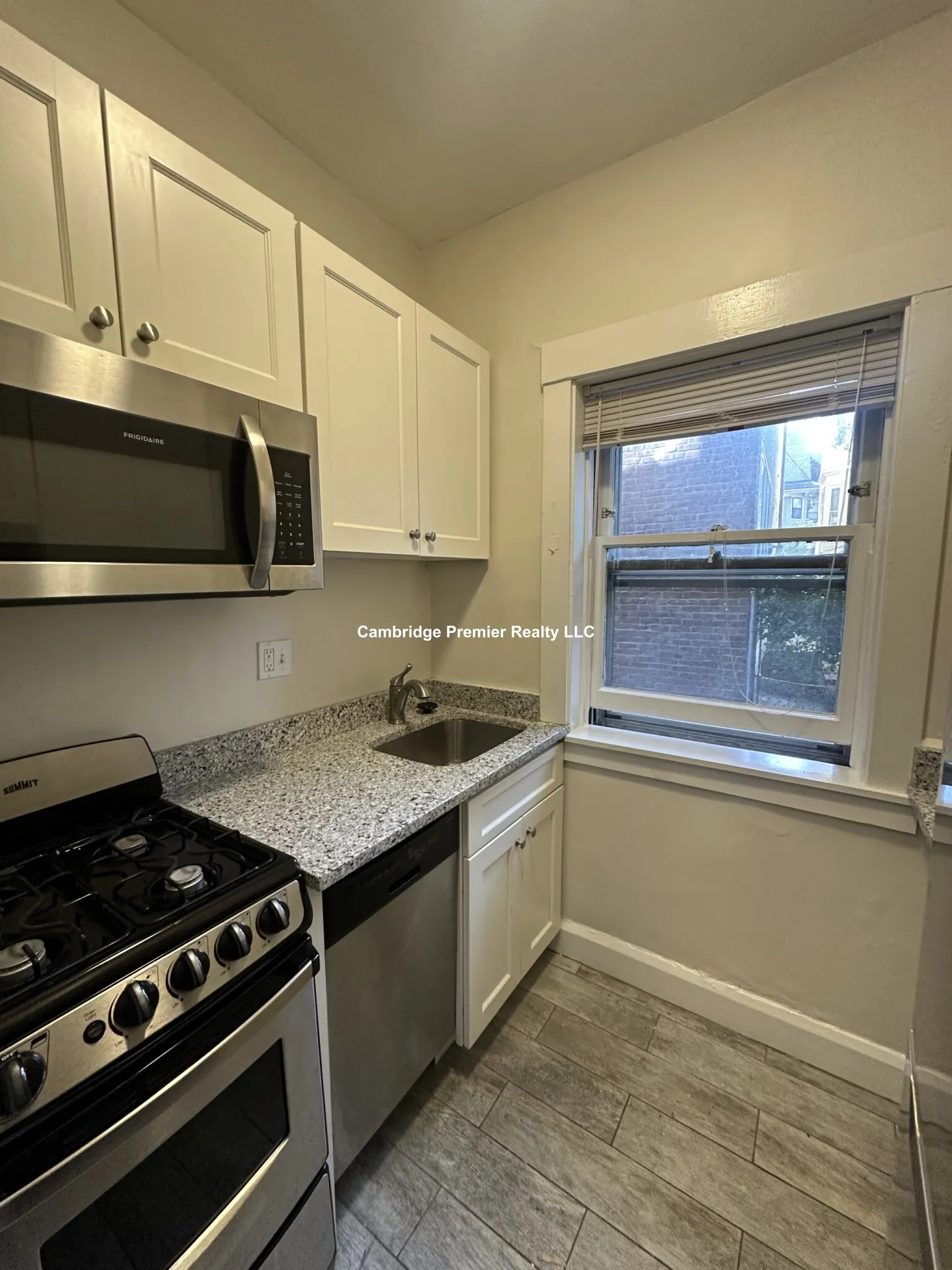 5 Linnaean St, Neighborhood Nine