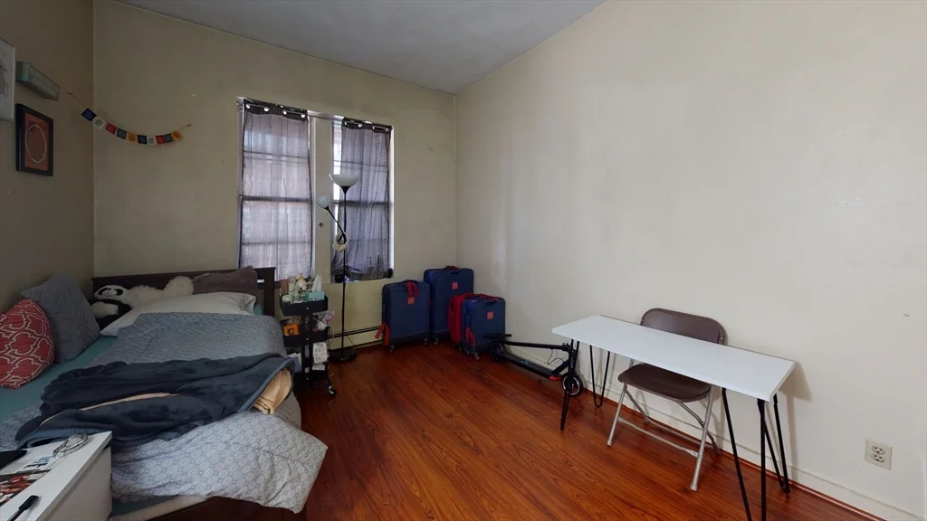 18 South Huntington Ave, Jamaica Plain