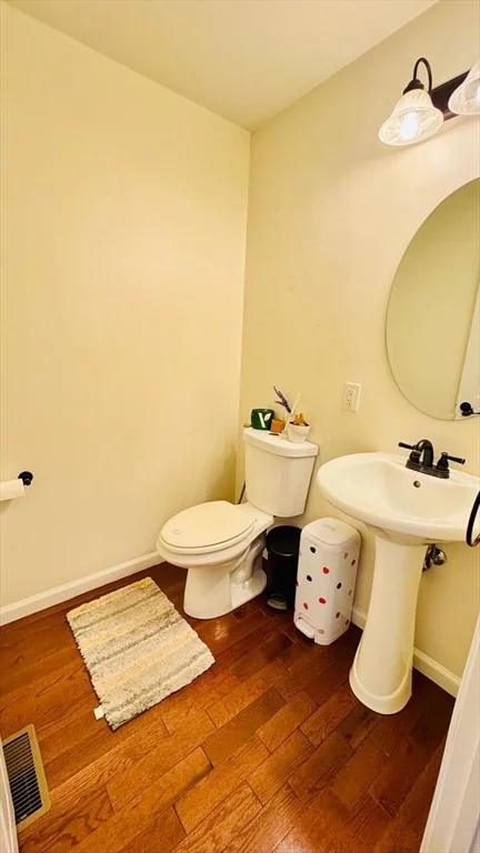 294 Hayden Rowe St, Hopkinton