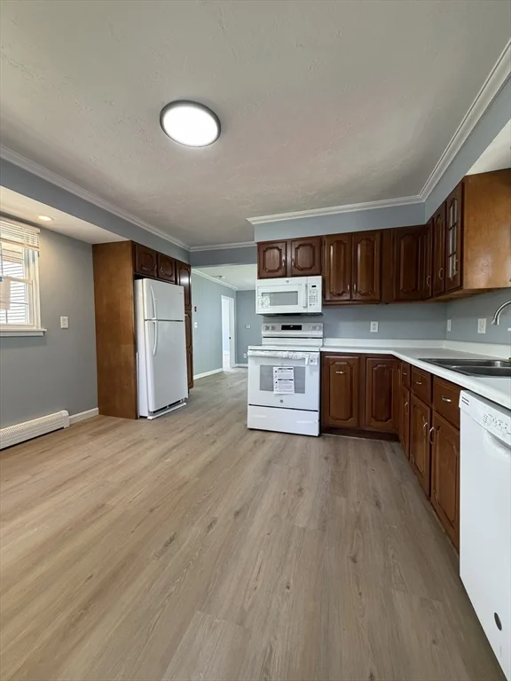 326 N Main St, North Brookfield