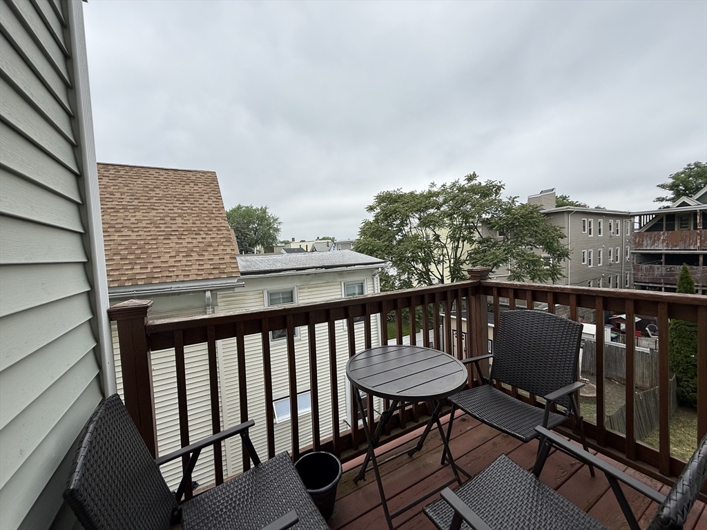 11 Everett Ave, East Somerville