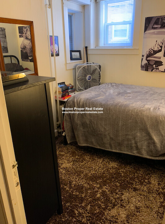 1748 Beacon St, Brookline