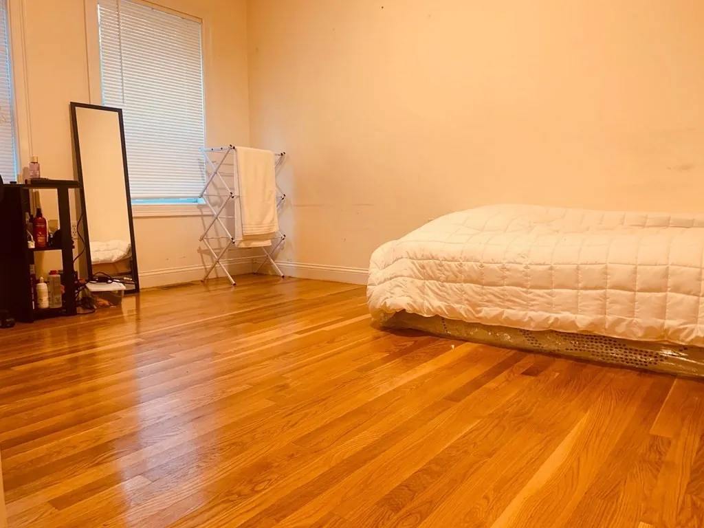 128 Hillside St, Boston