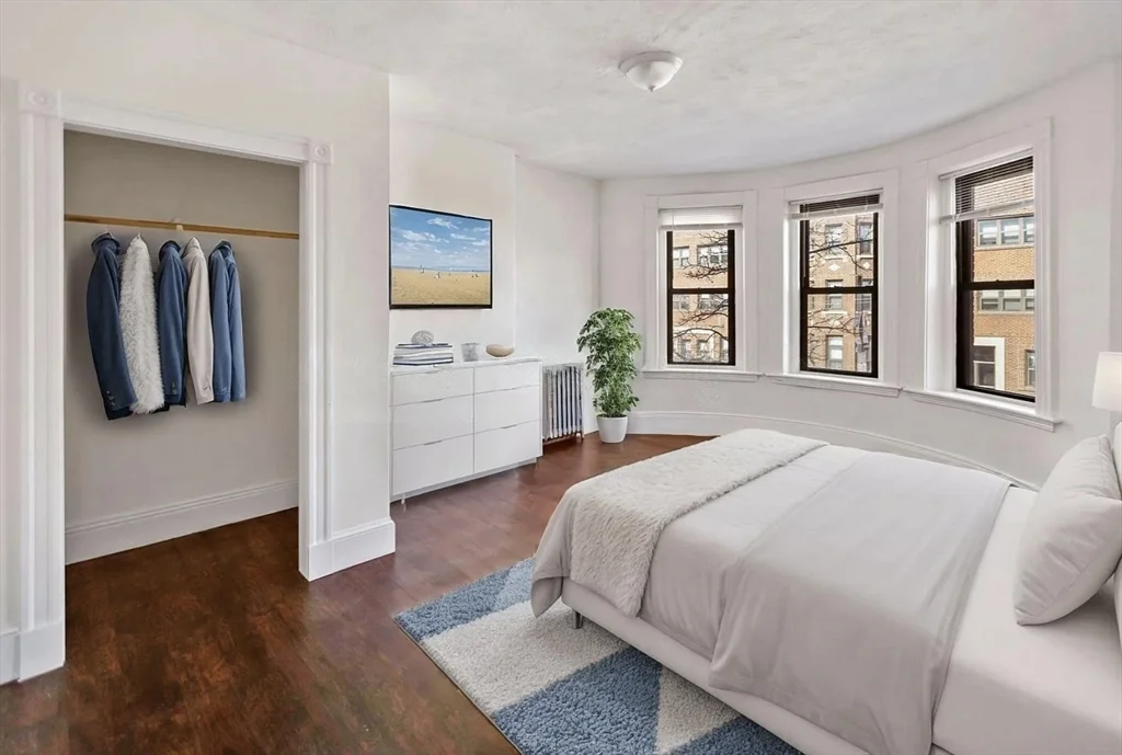 864 Huntington, Mission Hill