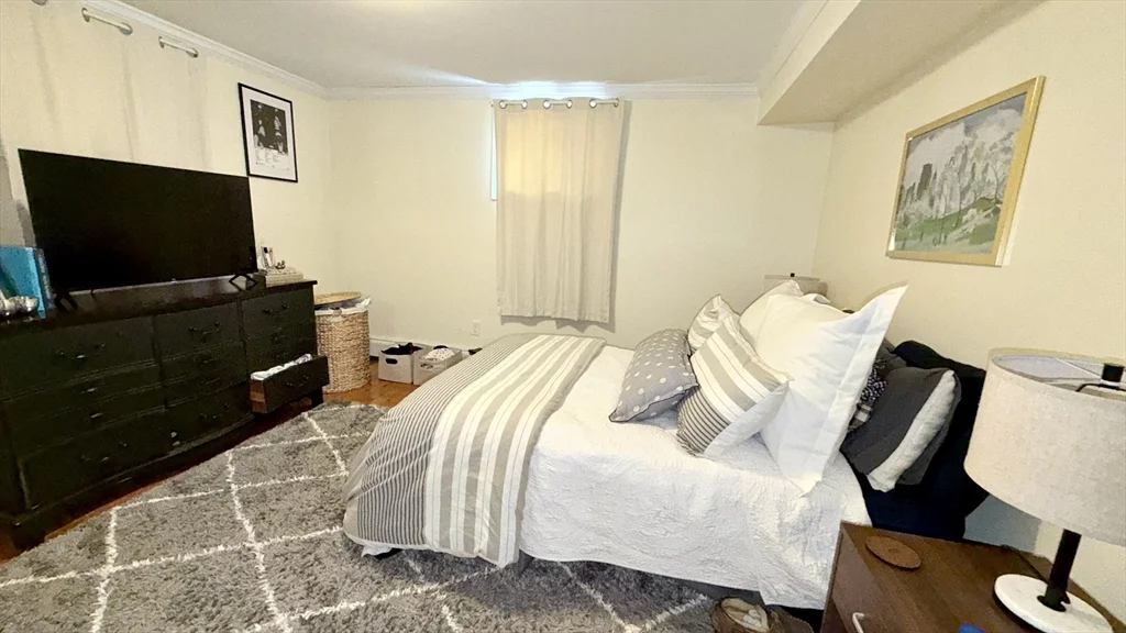 8 Kenwood St, Cambridgeport