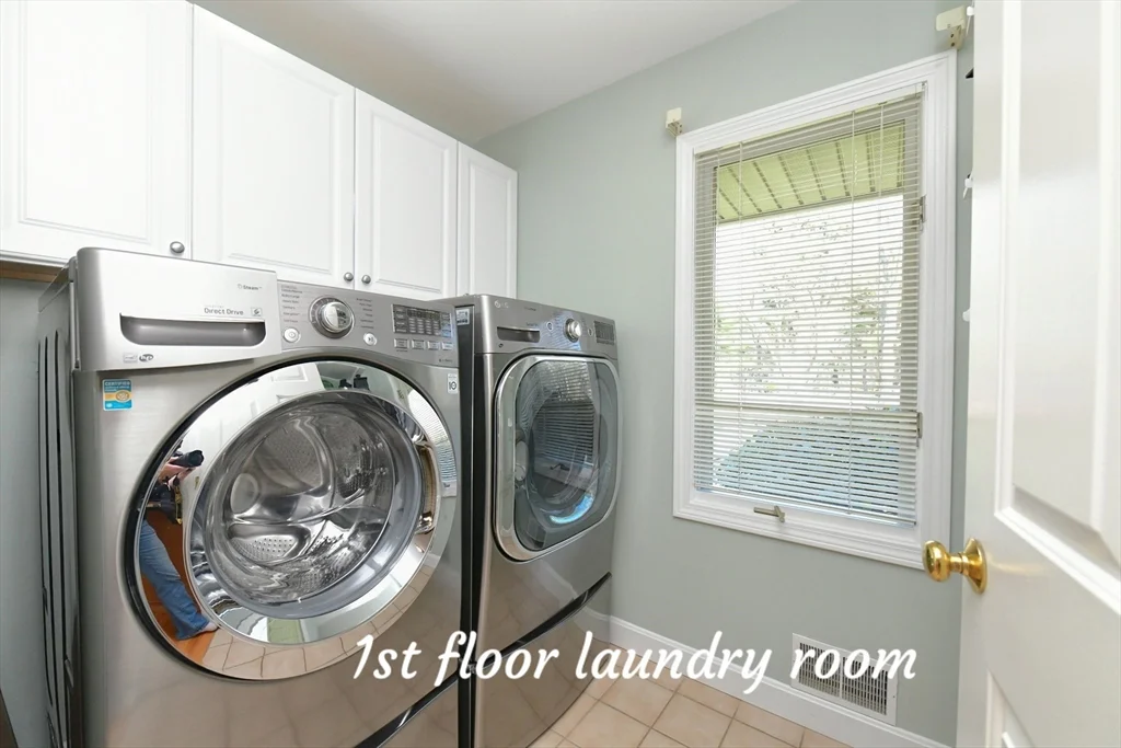 4 Bittersweet Ln, Buzzards Bay